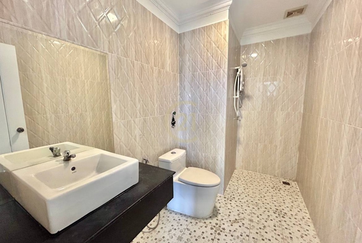 1 Bedroom For Rent At Psar Derm Thkov