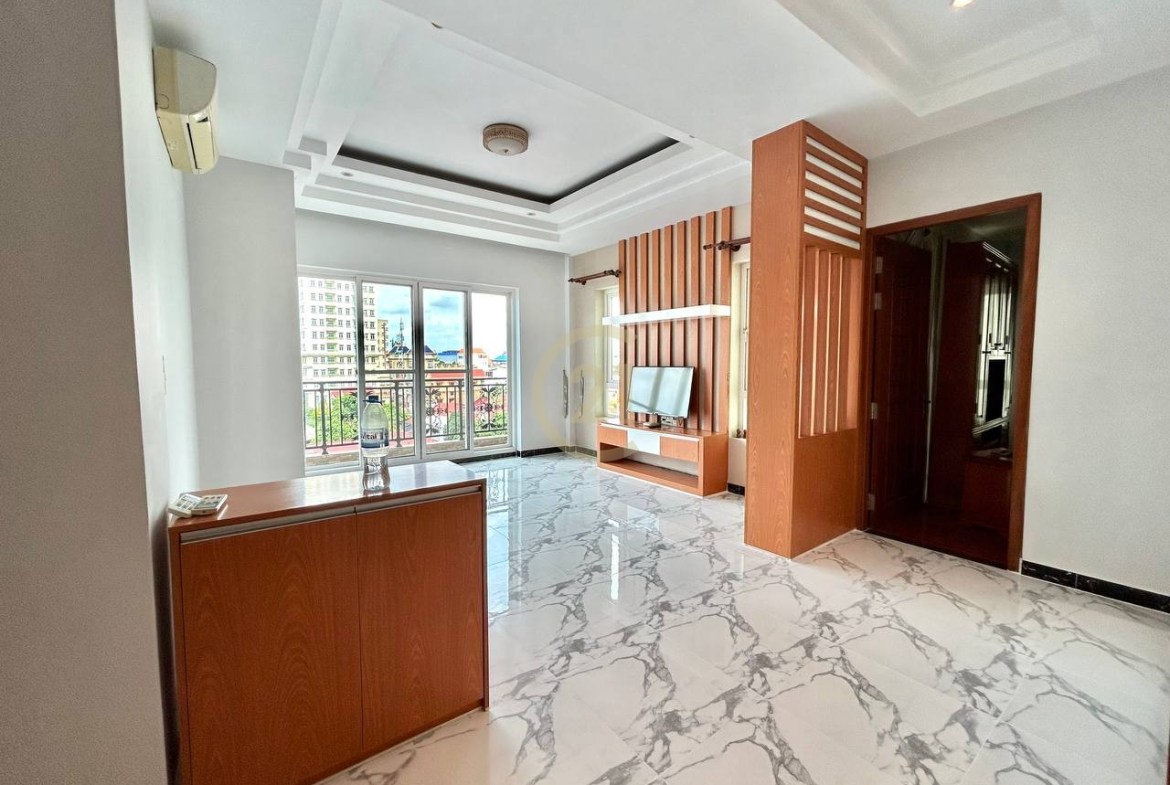 Specious Two Bed for rent at Phsar Daeum Thkov