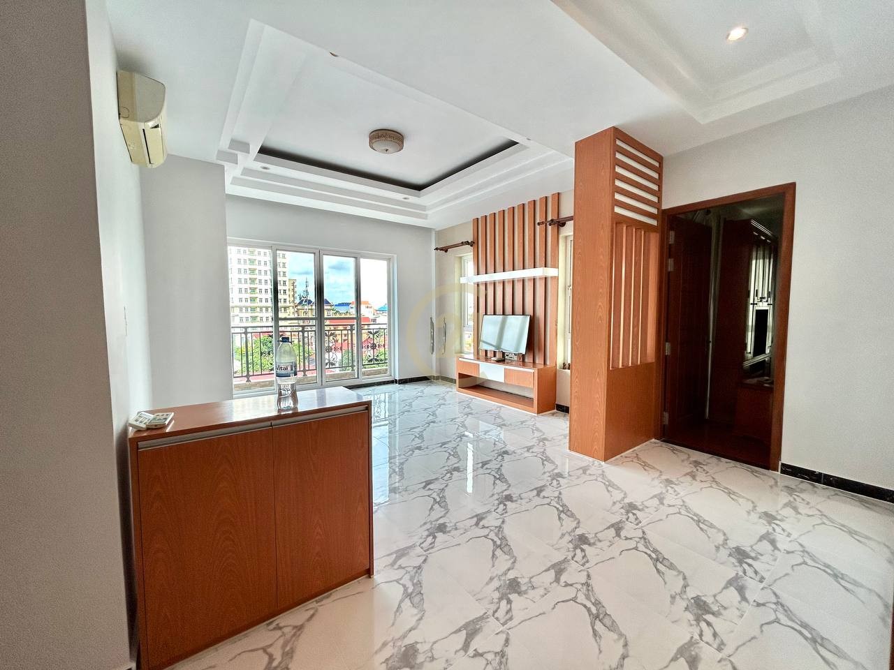 Specious Two Bed for rent at Phsar Daeum Thkov