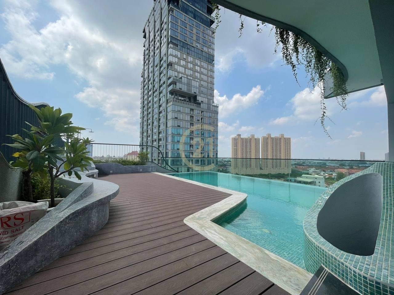 Brand New One Bedroom Apt for rent at Tonle Bassac