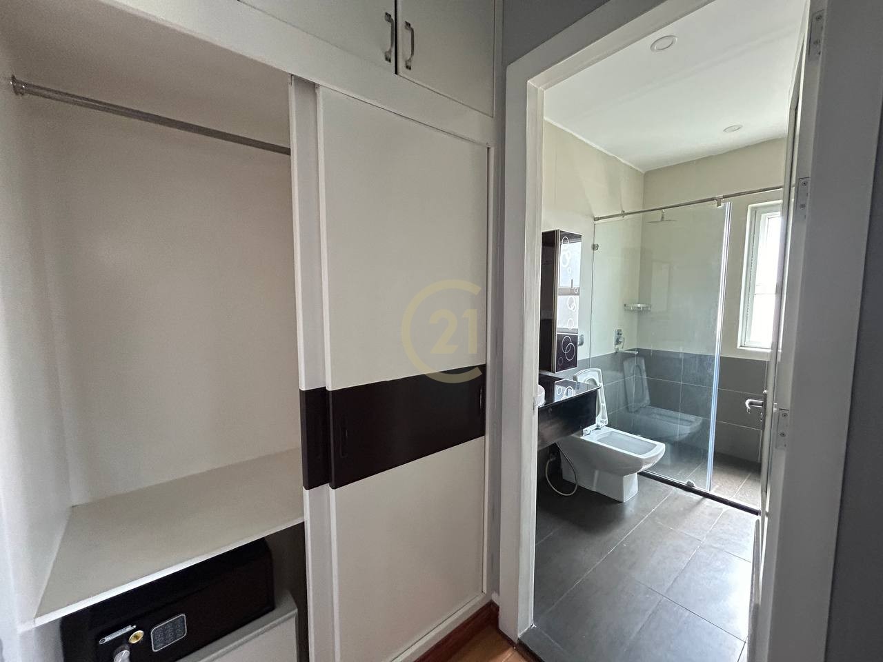 2 Bedroom For Rent At Psar Derm Thkov