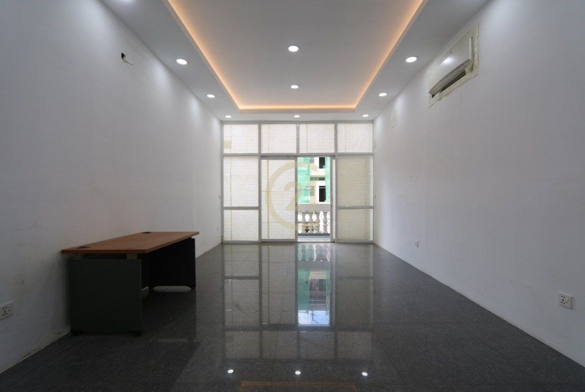 Villa For rent at Tuol Tuompung