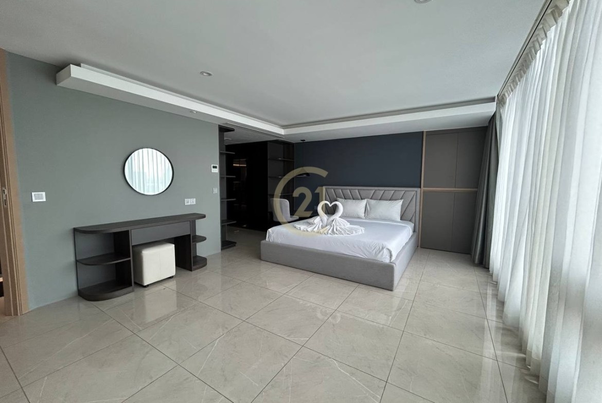 4 Bedroom For Rent At Tonle Bassac