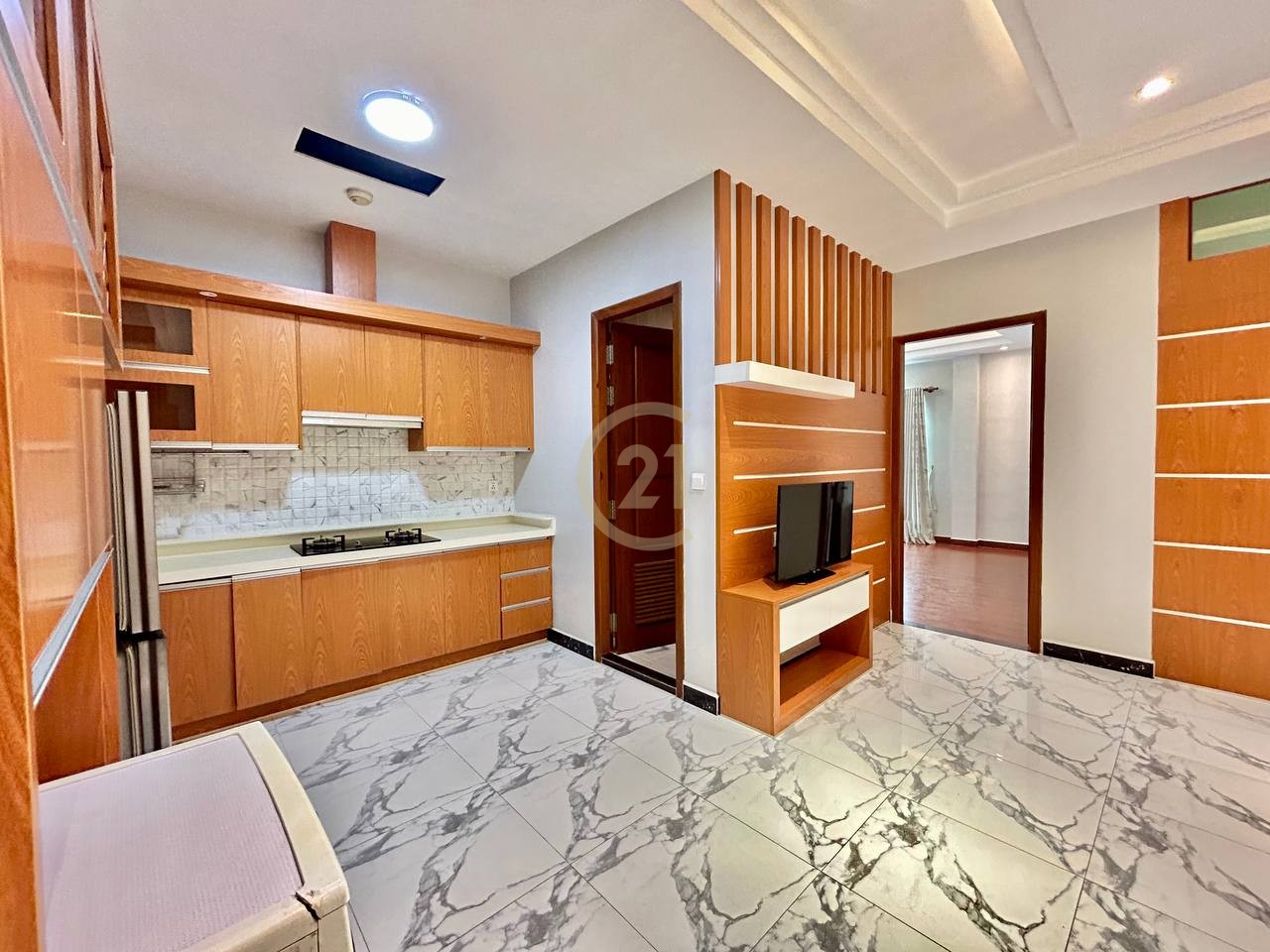 Specious Two Bed for rent at Phsar Daeum Thkov