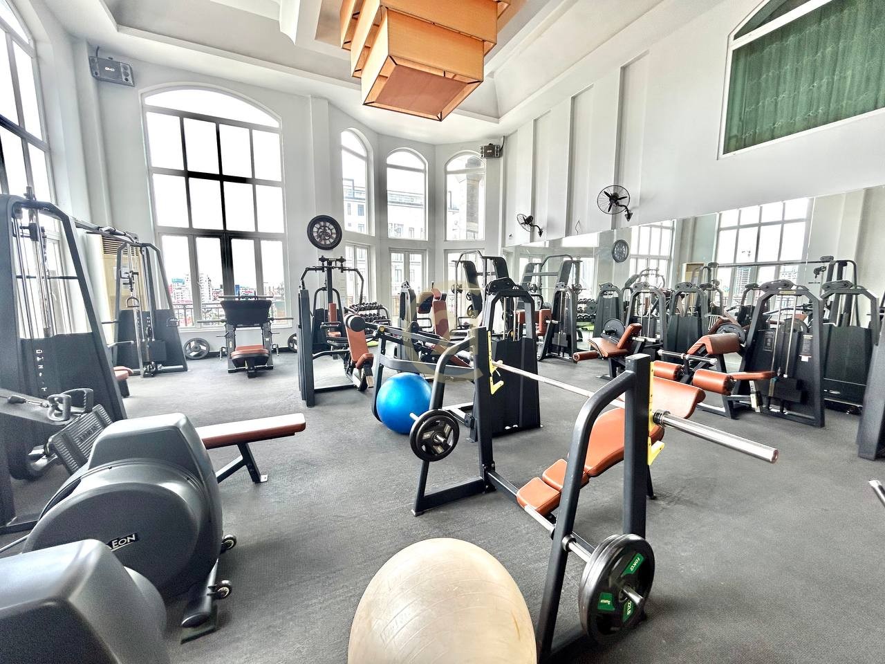 Nice Two Bed for rent at Phsar Daeum Thkov
