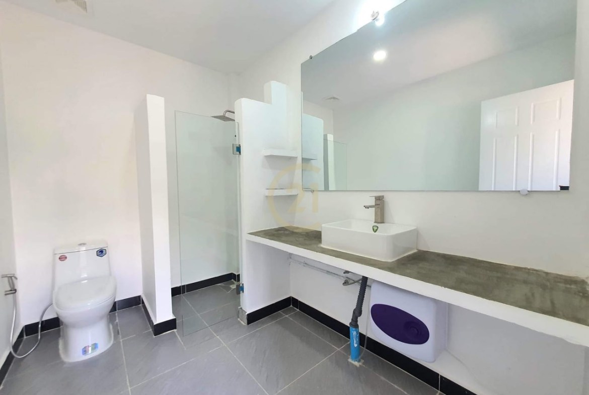 Specious One Bedroom for rent at Tonle Bassac