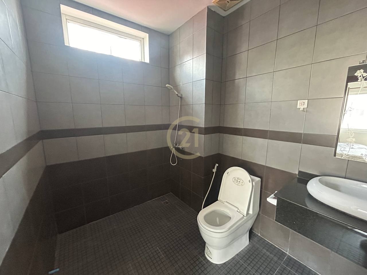 Specious 2 Bedroom for rent at TTP