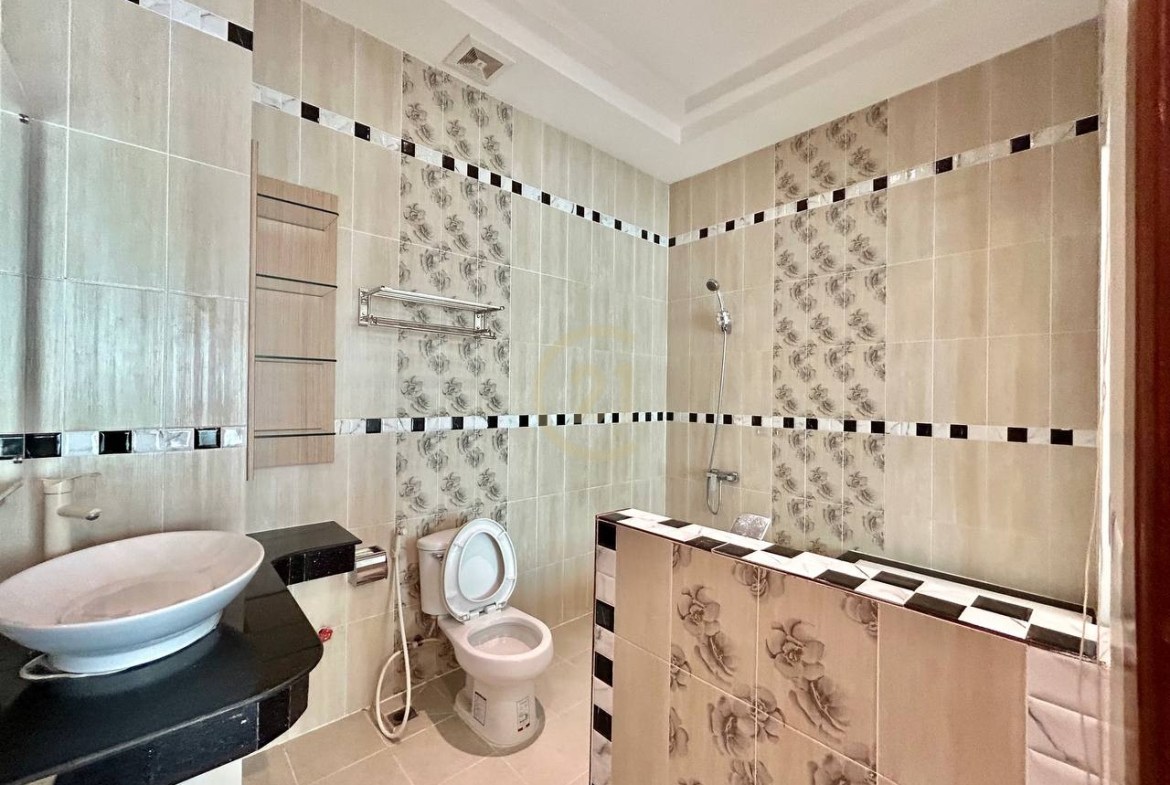 2 Bedroom For Rent At Psar Derm Thkov