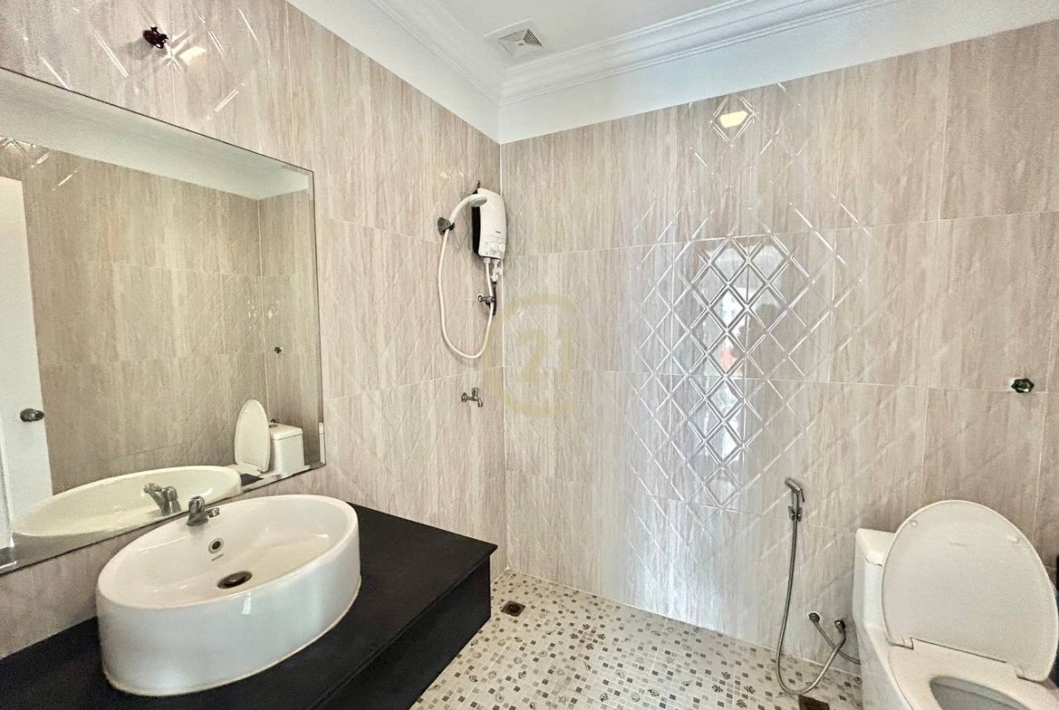 1 Bedroom For Rent At Psar Derm Thkov