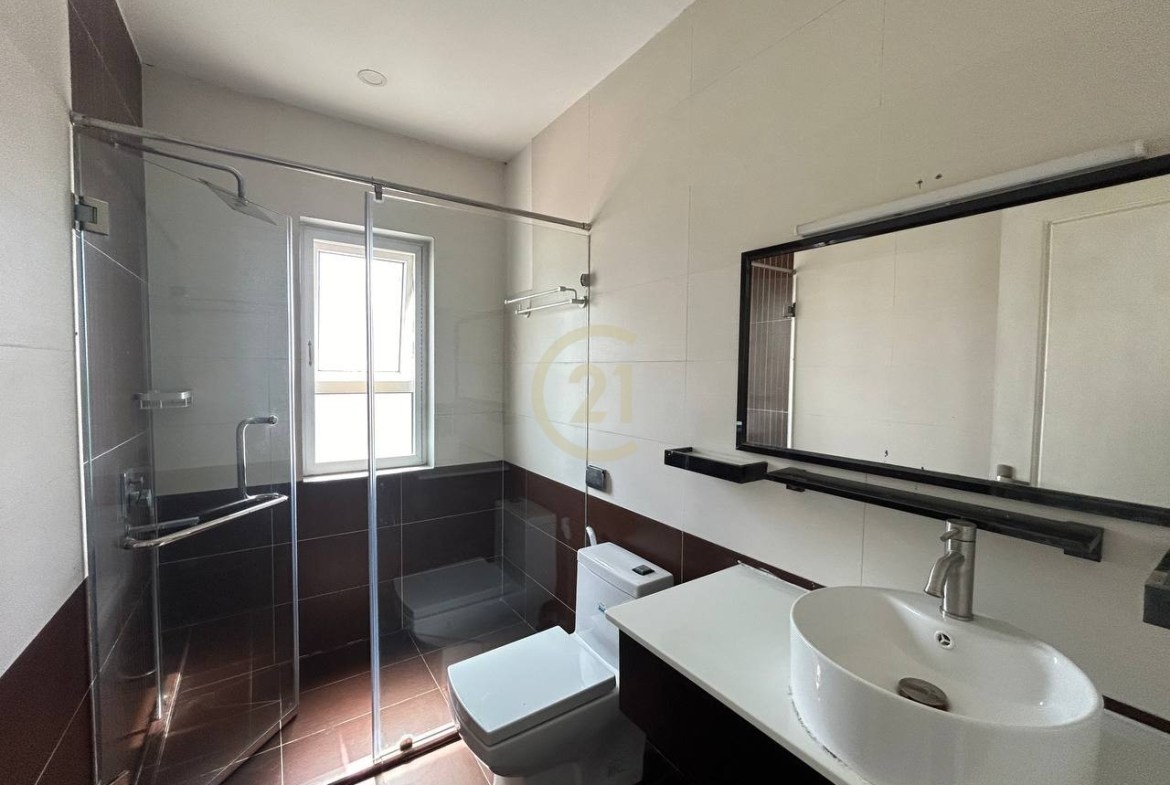 2 Bedroom For Rent At Psar Derm Thkov