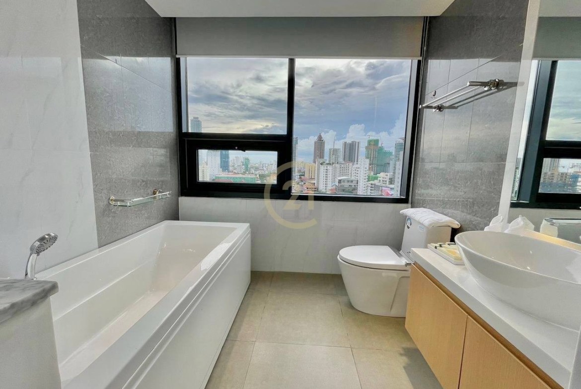 3 Bedroom For Rent At Tonle Bassac