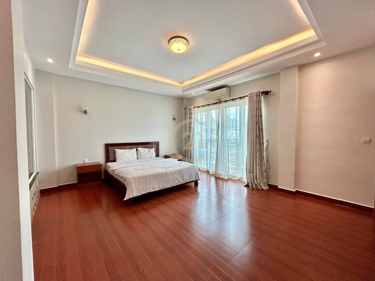 Specious Two Bed for rent at Phsar Daeum Thkov
