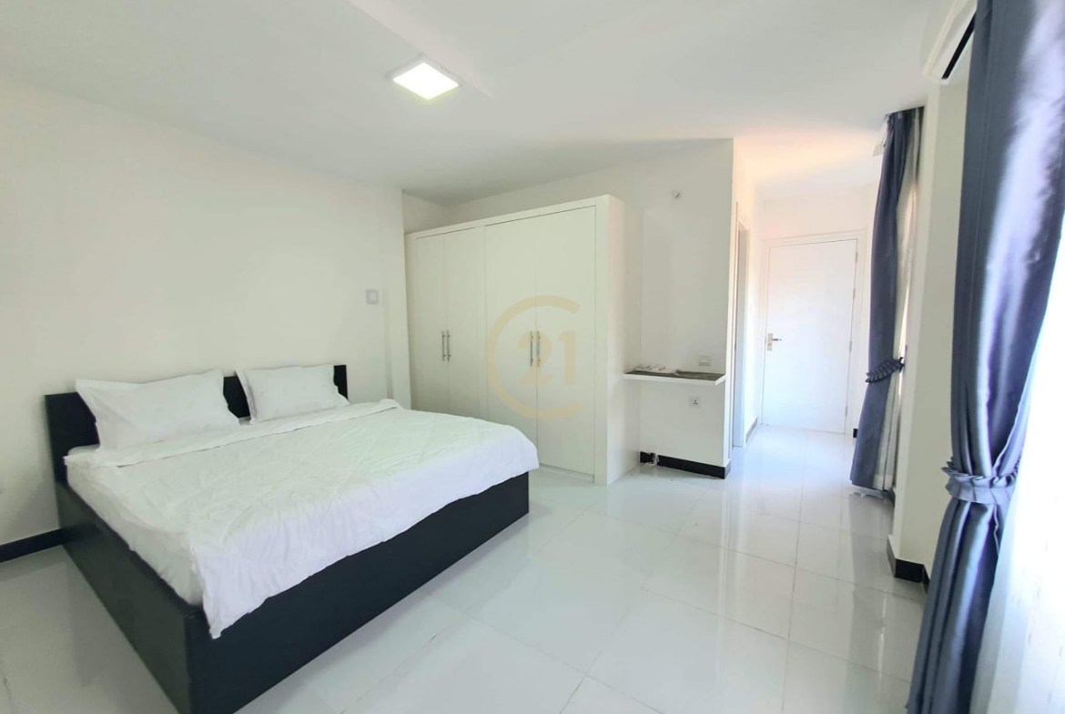 Specious One Bedroom for rent at Tonle Bassac