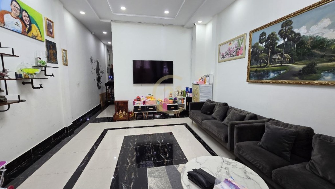 Nice Flat House for SALE at Prey Eng