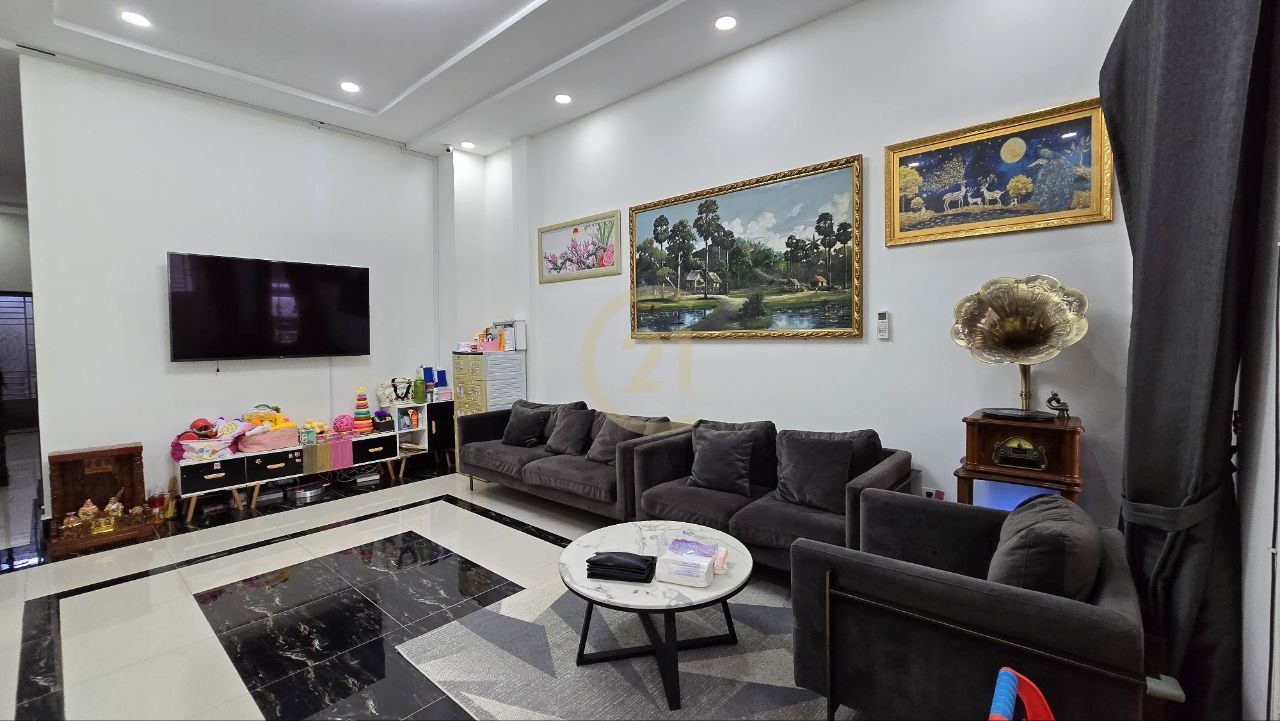 Nice Flat House for SALE at Prey Eng