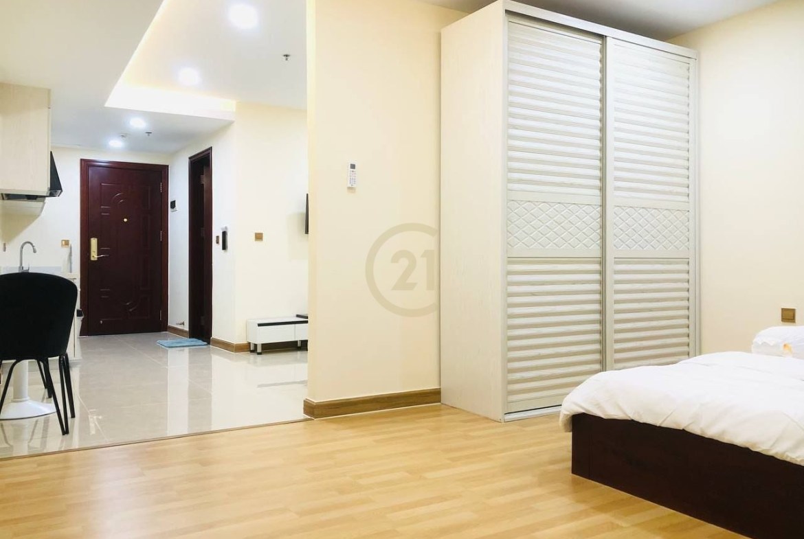 Studio Room Condo for Rent at Olympic