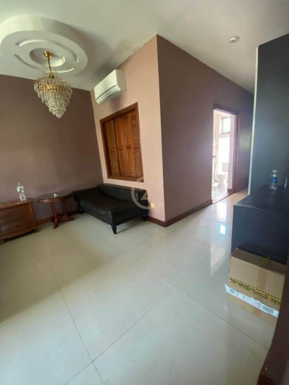 Villa for rent in tonle bassac with fully furniture