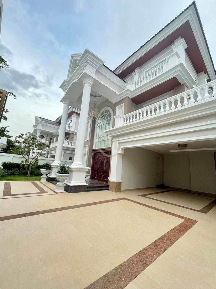 Luxury villa for rent with fully furniture