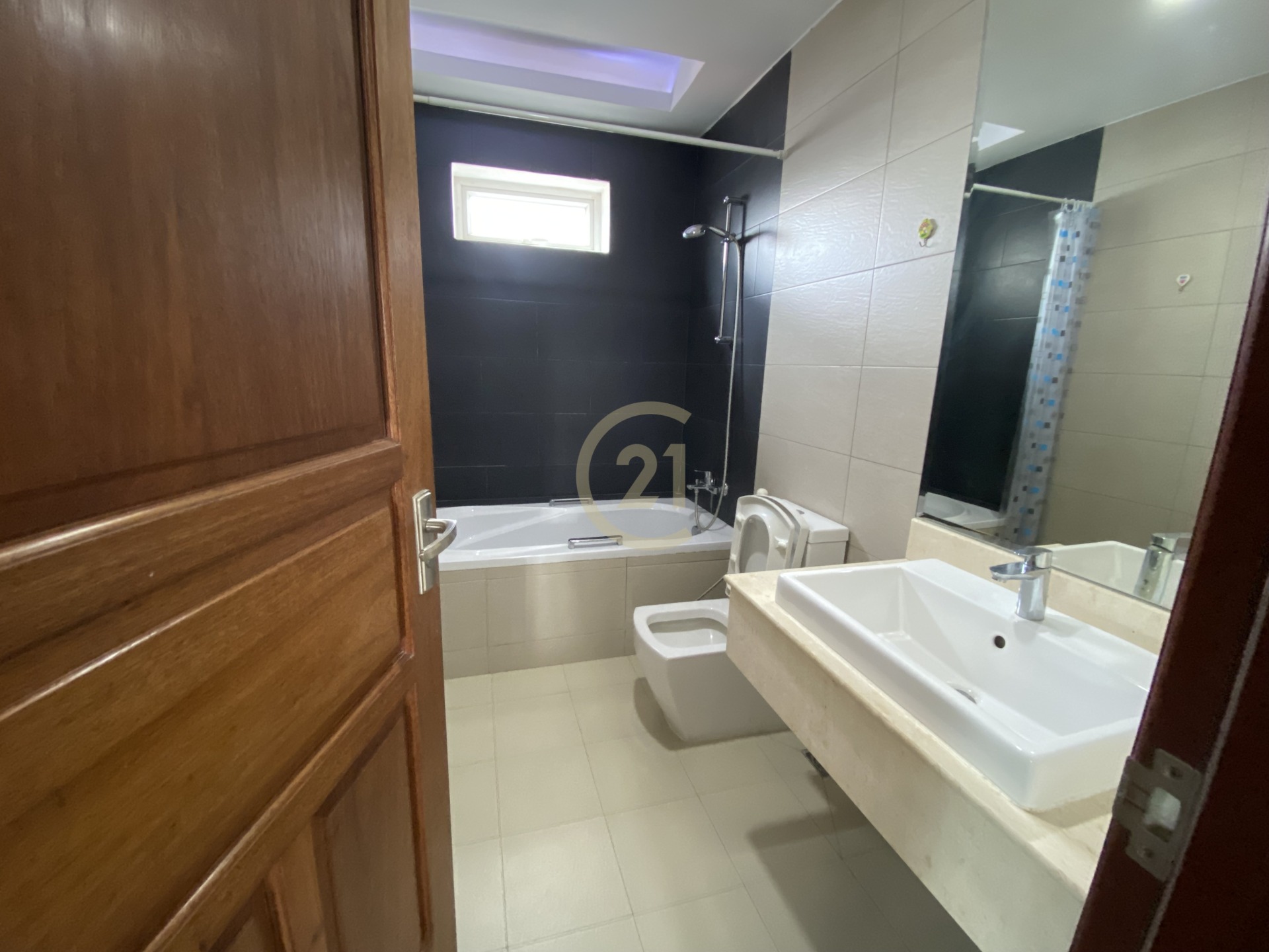 Two bedroom for rent On Monivong Street