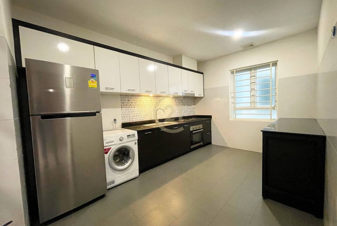Three bedroom for rent at Chamkamon