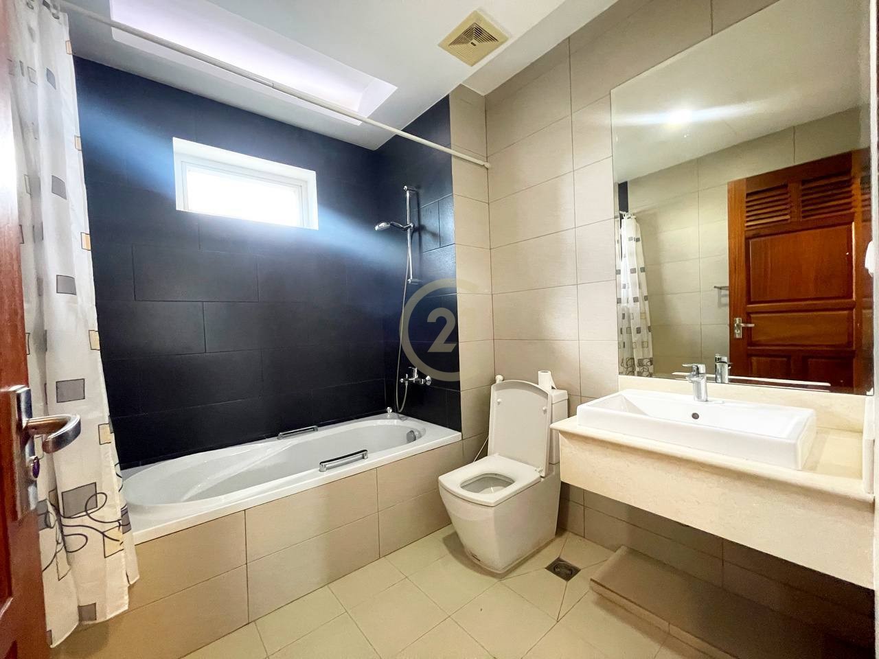 Three bedroom for rent at Chamkamon