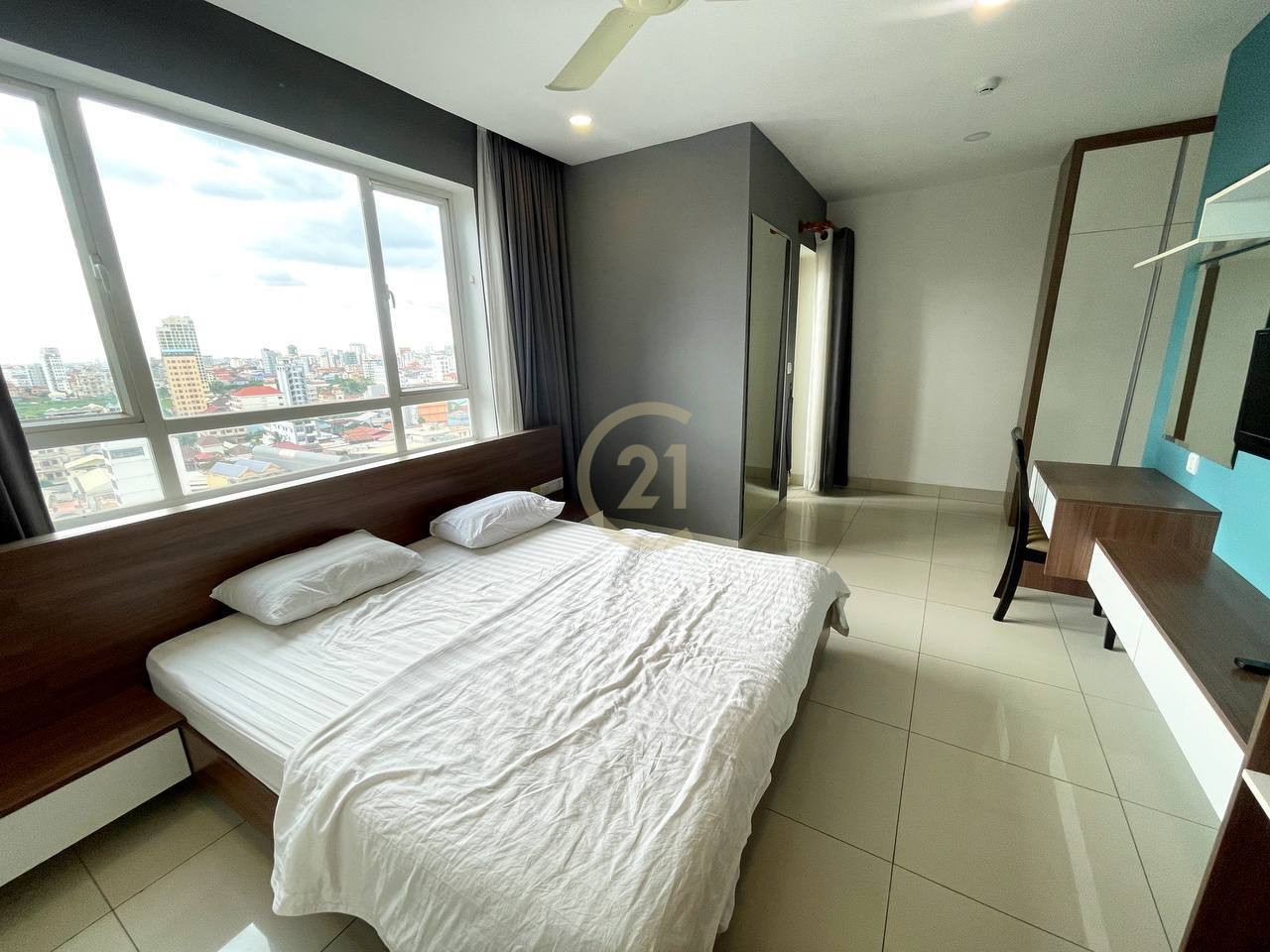 Three bedroom for rent at Chamkamon