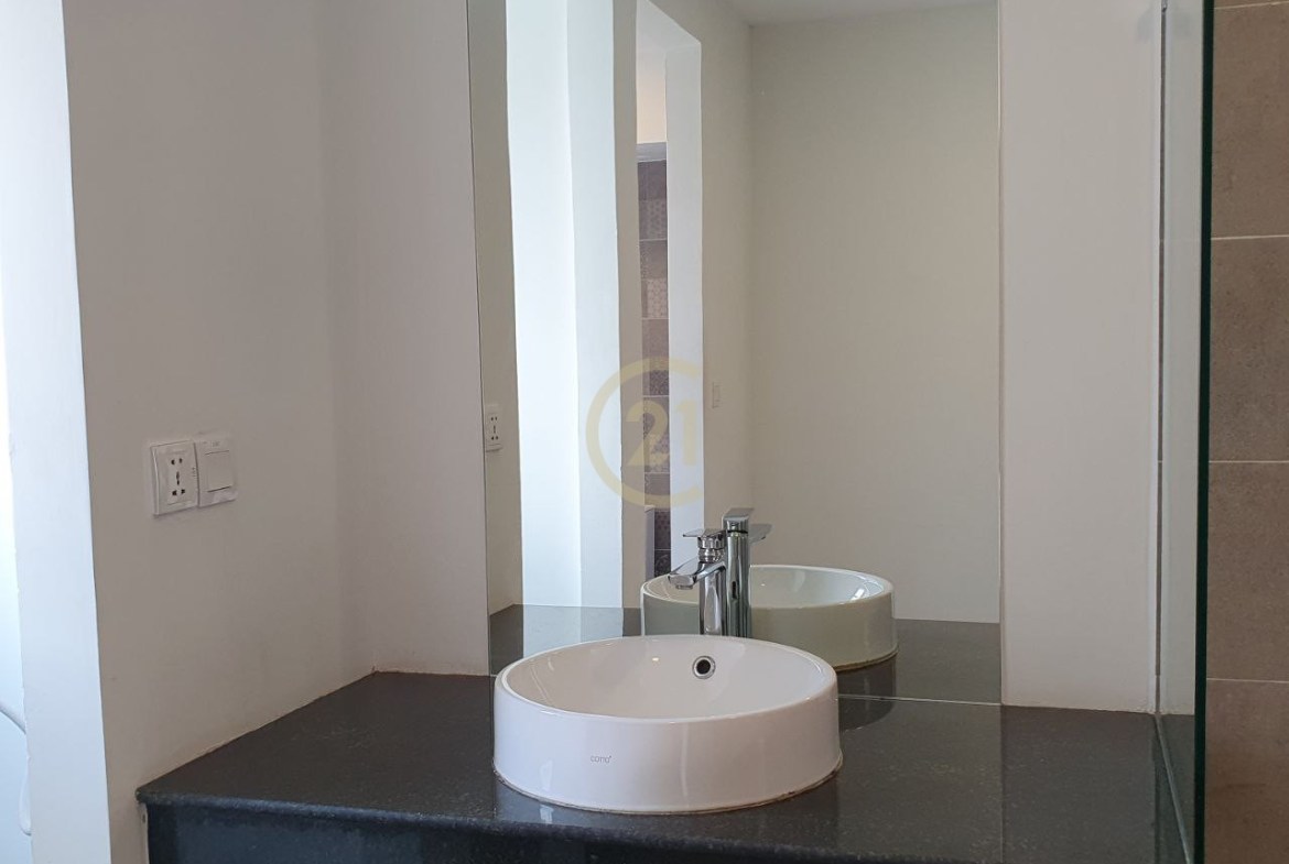 Luxury 1 Bedroom for rent at Russian market