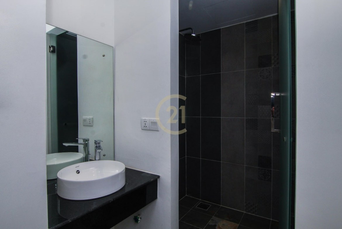 Luxury 1 Bedroom for rent at Russian market