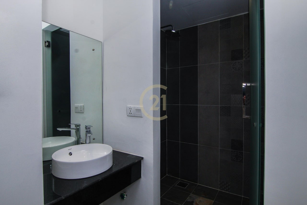 Luxury 1 Bedroom for rent at Russian market