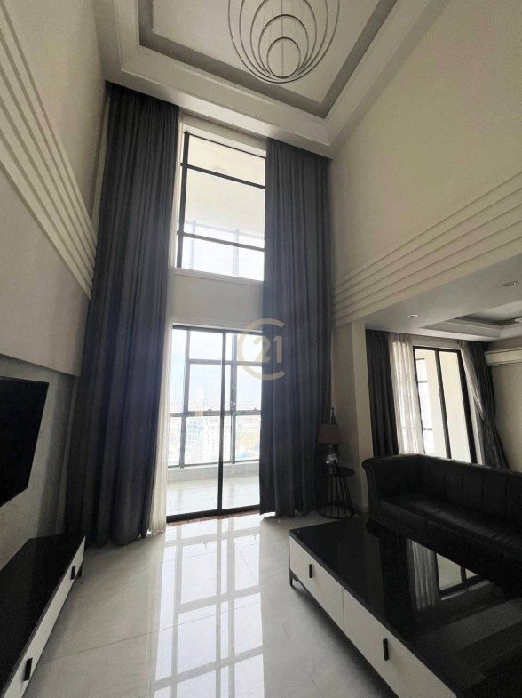 Penthouse 4 Bedroom for rent At Toul Kork