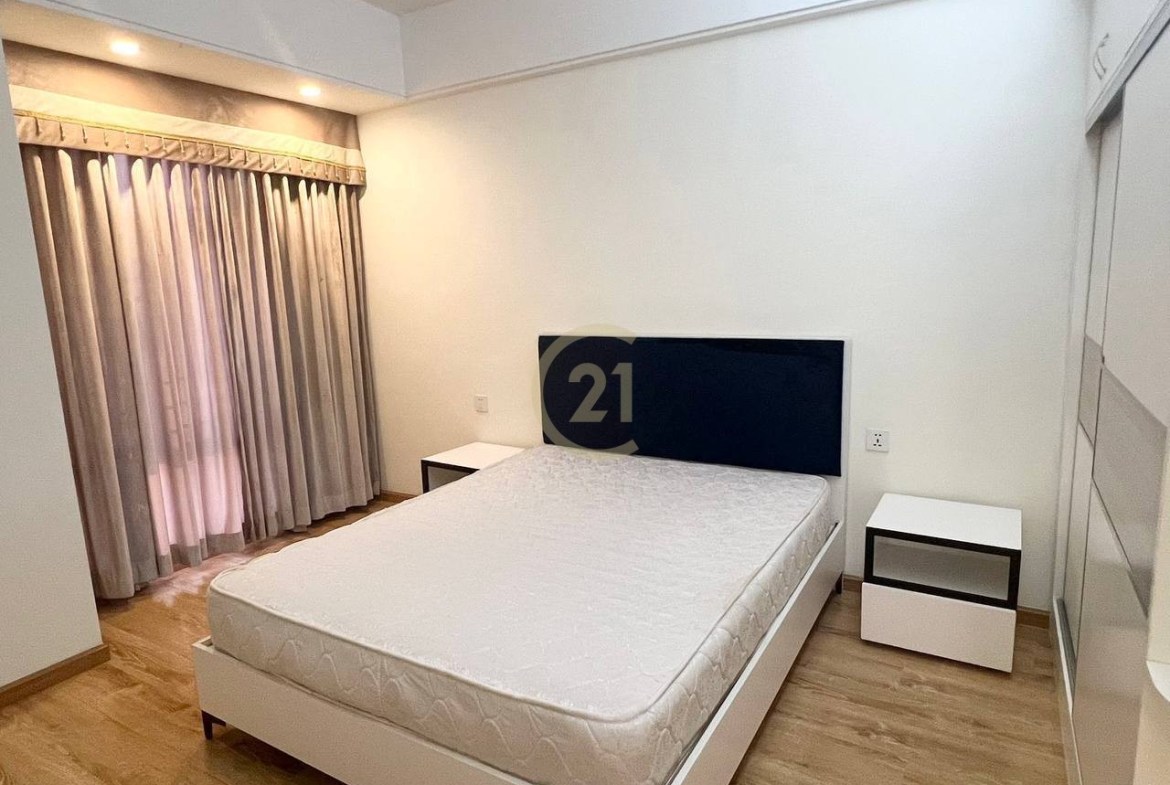 Biggest 3 Bedroom for rent at Toul Kork