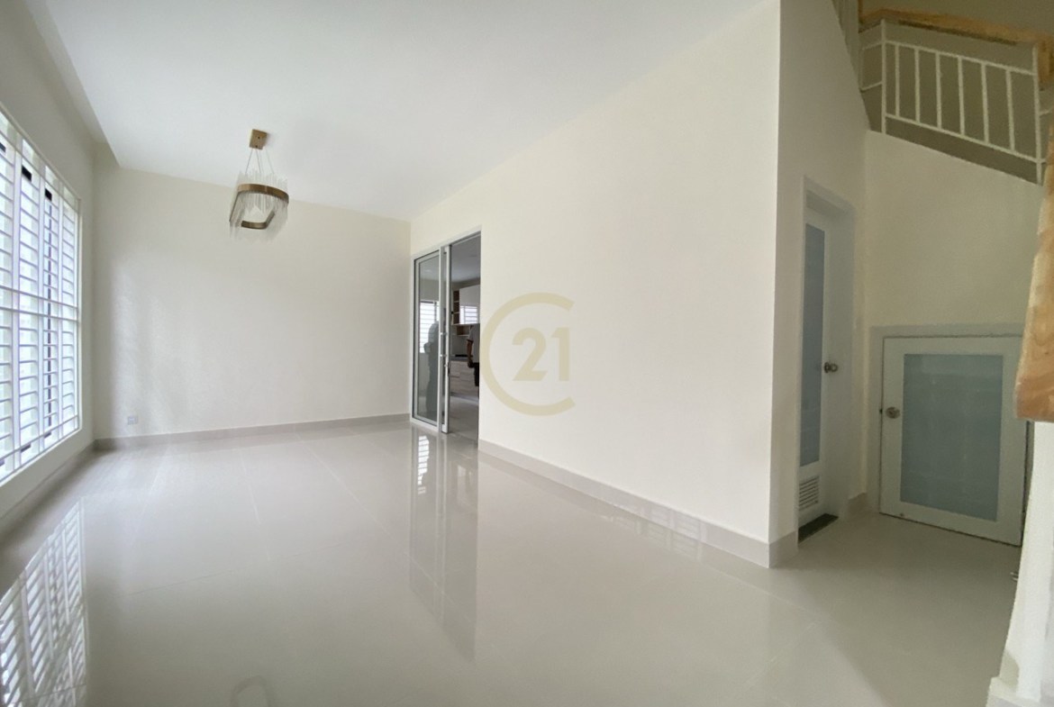 Nice Villa for rent at Peng Hout