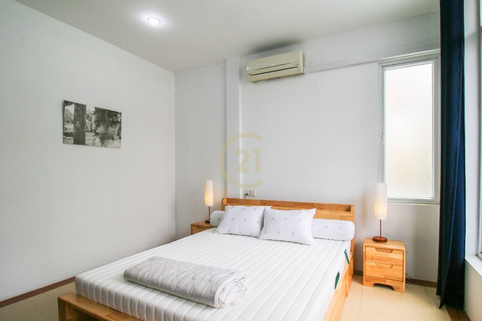 Beautiful 2 Bedroom for Rent at Toul Tom Poung