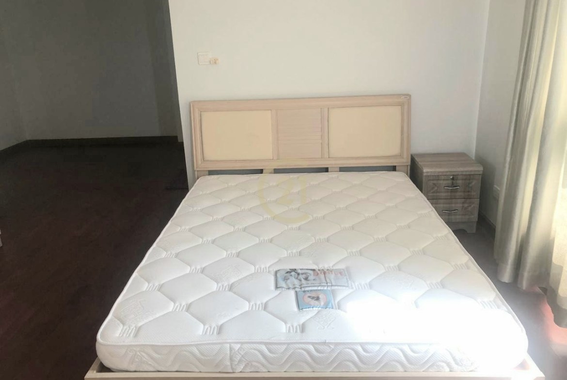Brand new Three bedroom for rent at Chbar Aompov