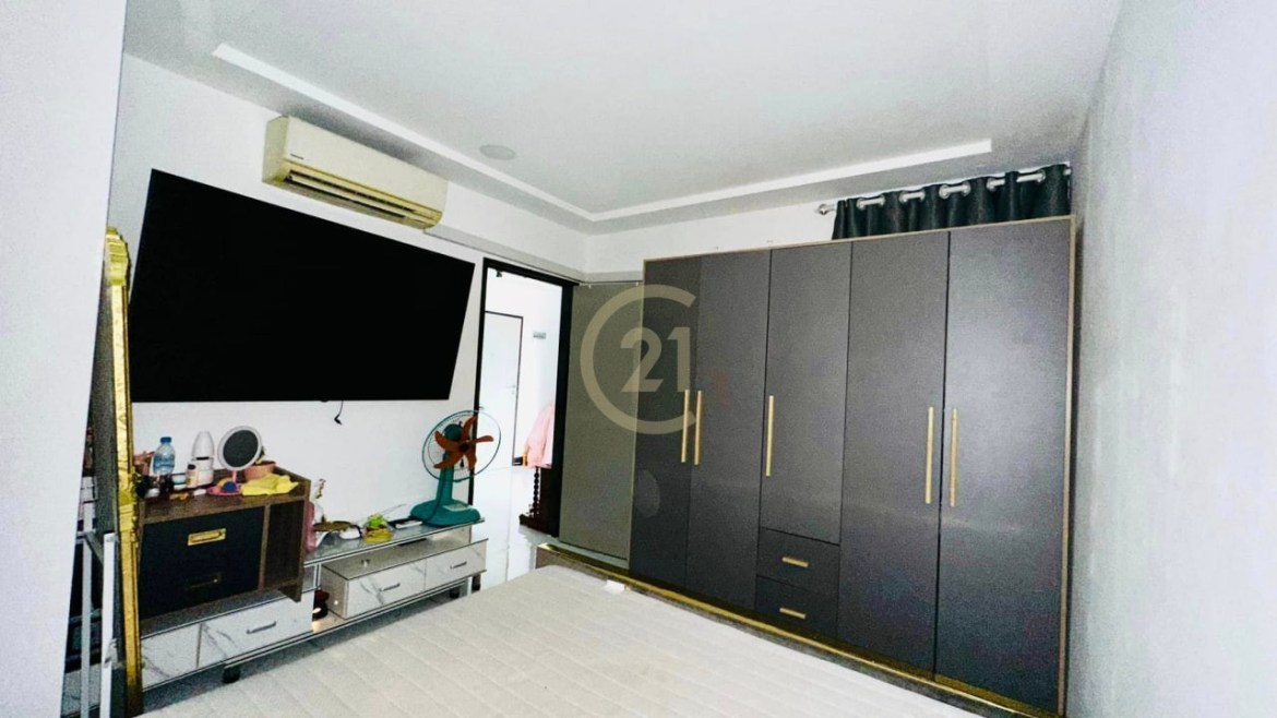1 Bedroom for rent at 7 Makara