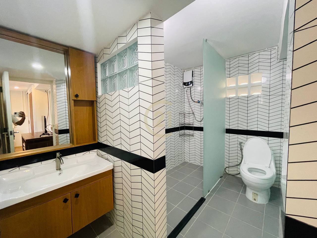 Modern 2 Bedroom for Rent at Doun Penh