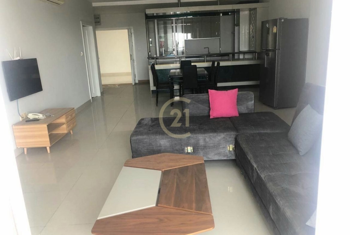 Brand new Three bedroom for rent at Chbar Aompov