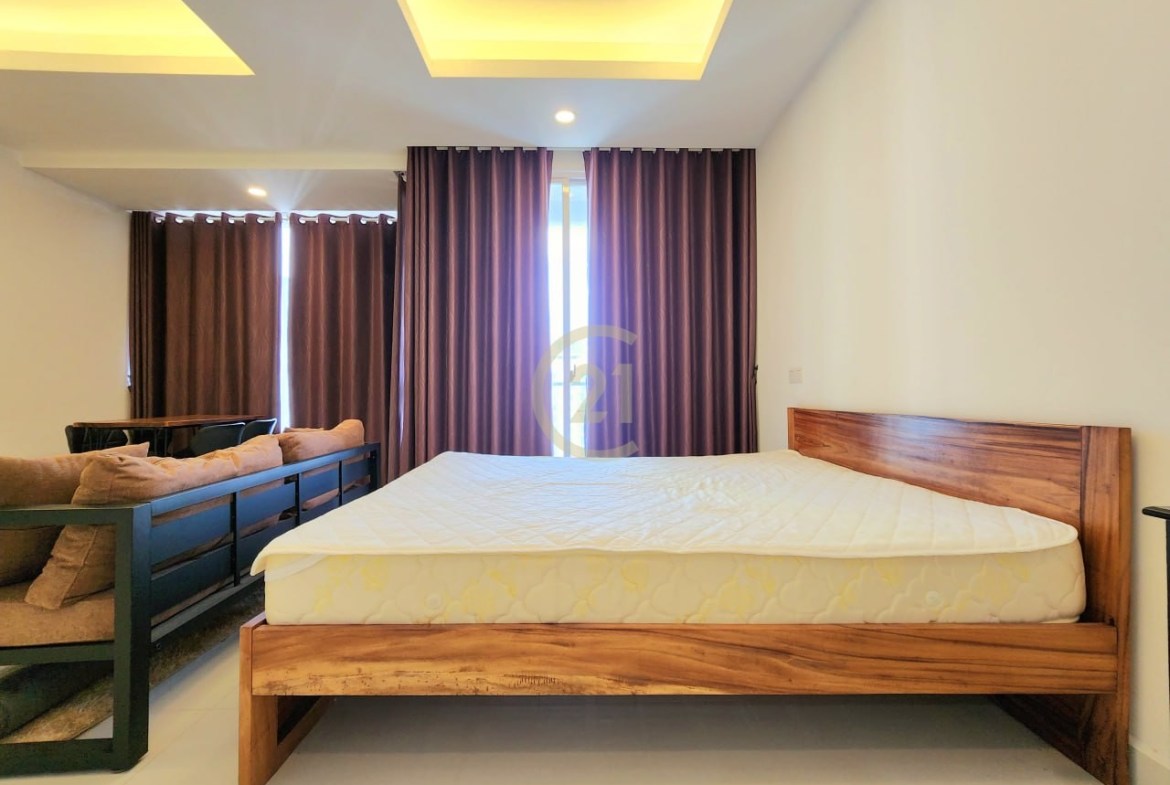 Available studio room for rent at BKK1