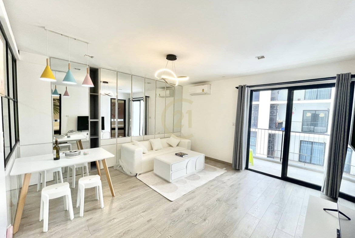 VINTAGE TWO BEDROOM FOR RENT
