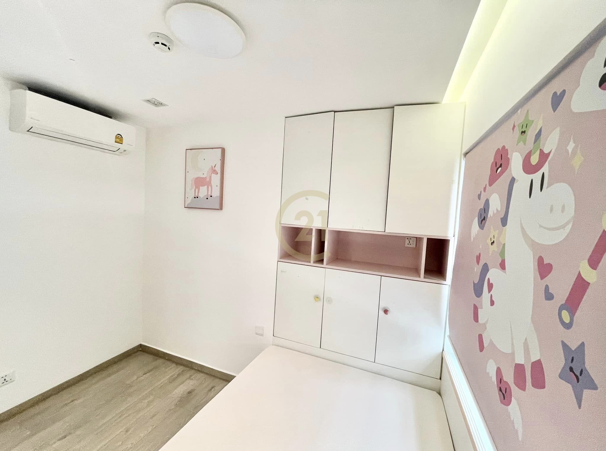 VINTAGE TWO BEDROOM FOR RENT