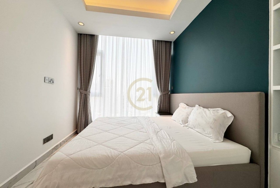 Modern 2 Bedroom Condo for Rent at BKK1