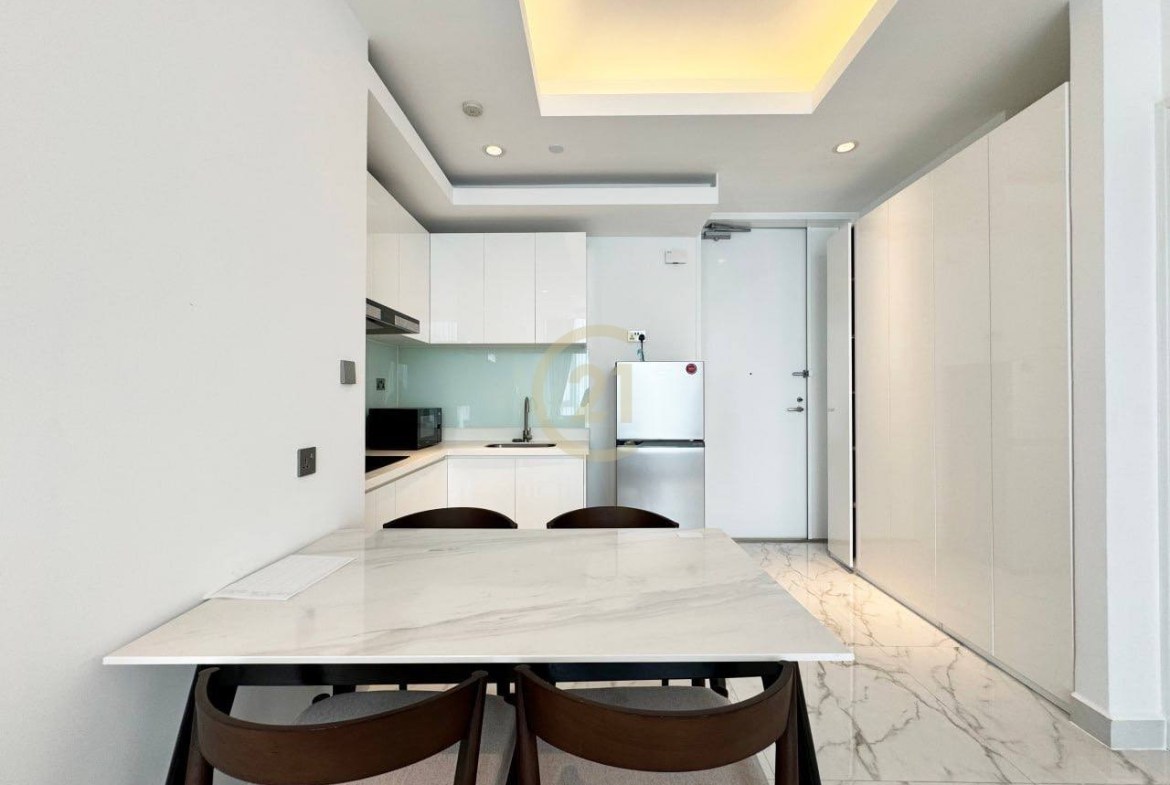 Modern 2 Bedroom Condo for Rent at BKK1