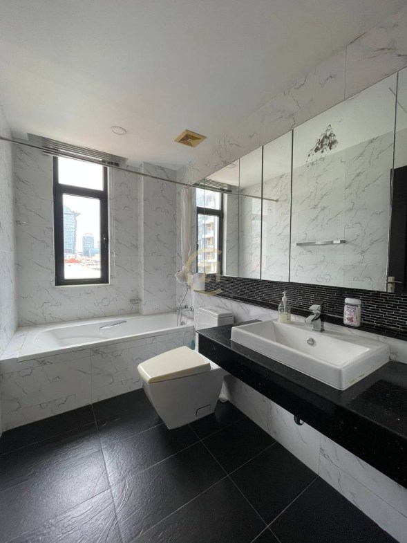 3 Bedroom Apartment for Rent at Wat Phnom