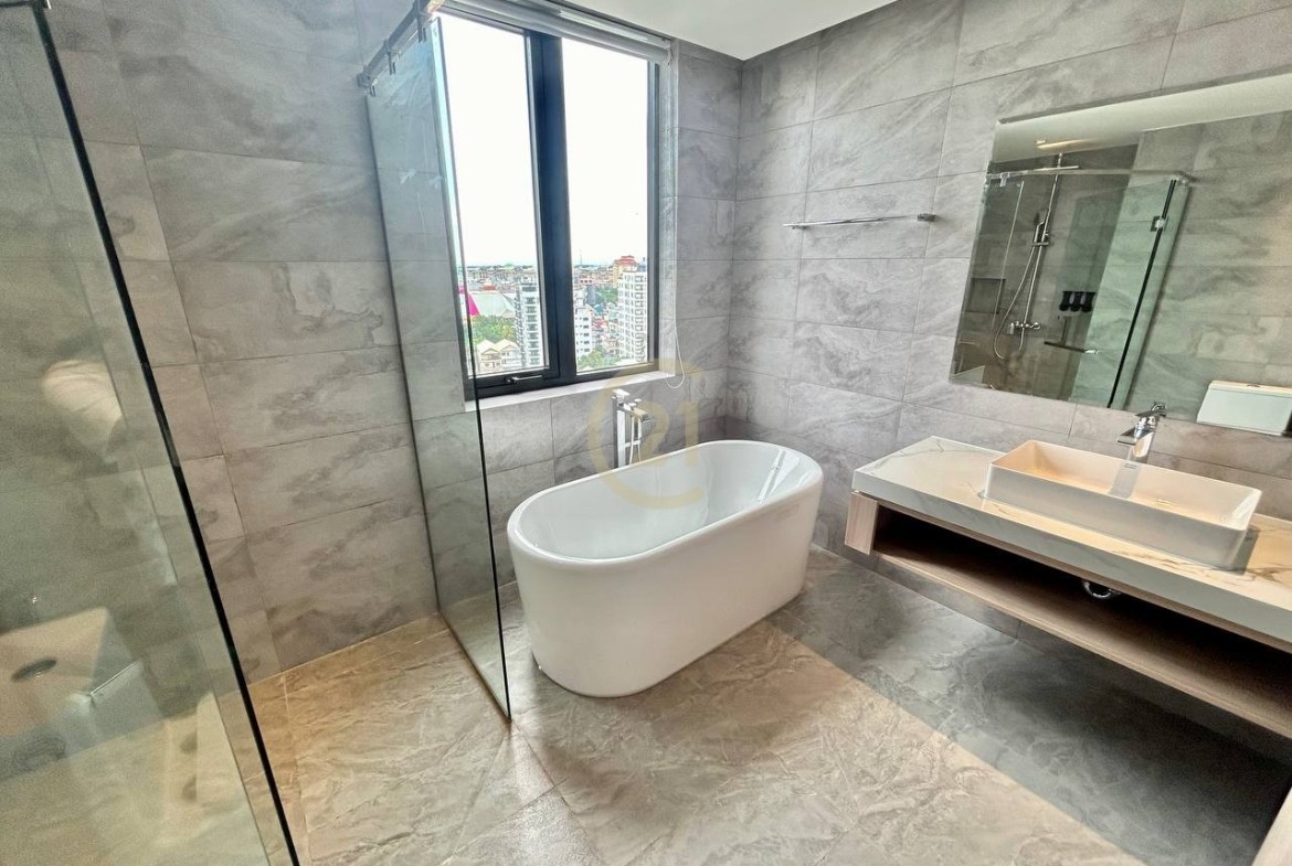Nice 3 Bedroom Brand New For Rent At BKK1