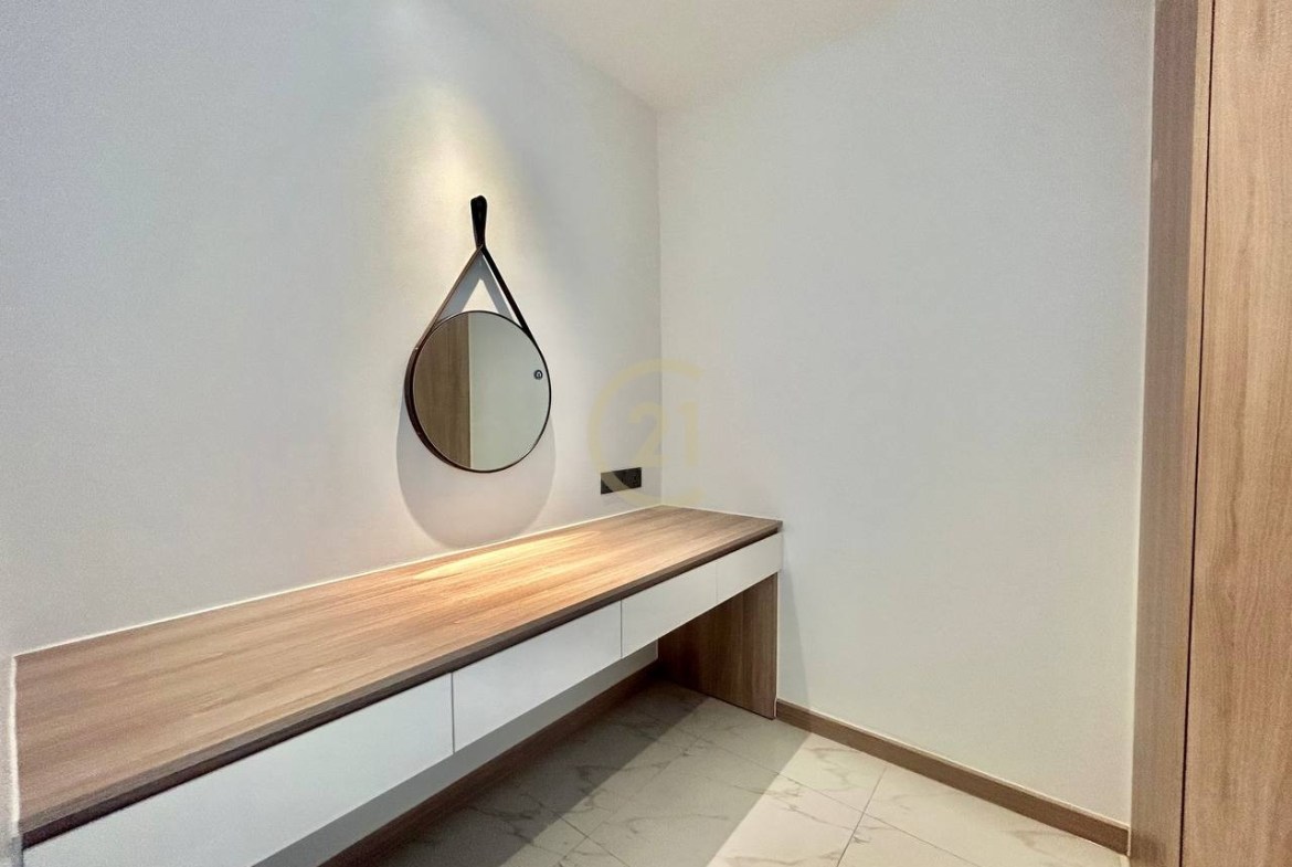 Nice 4 Bedroom Brand New For Rent At BKK1
