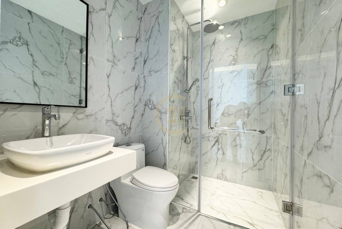 Modern 2 Bedroom Condo for Rent at BKK1