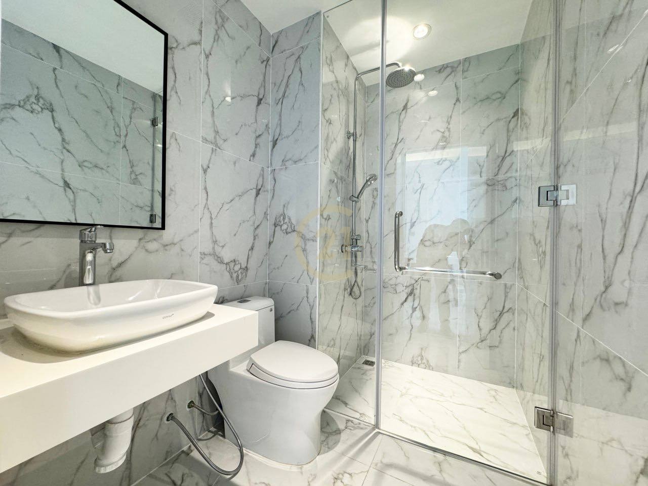 Modern 2 Bedroom Condo for Rent at BKK1