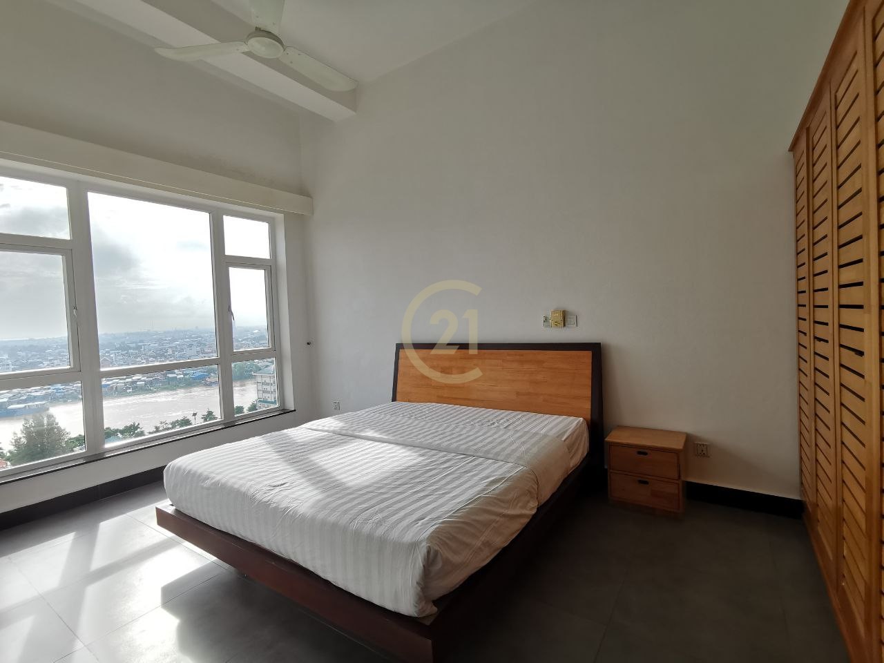 Specious 3 Bedroom For Rent at Chamkar Mon