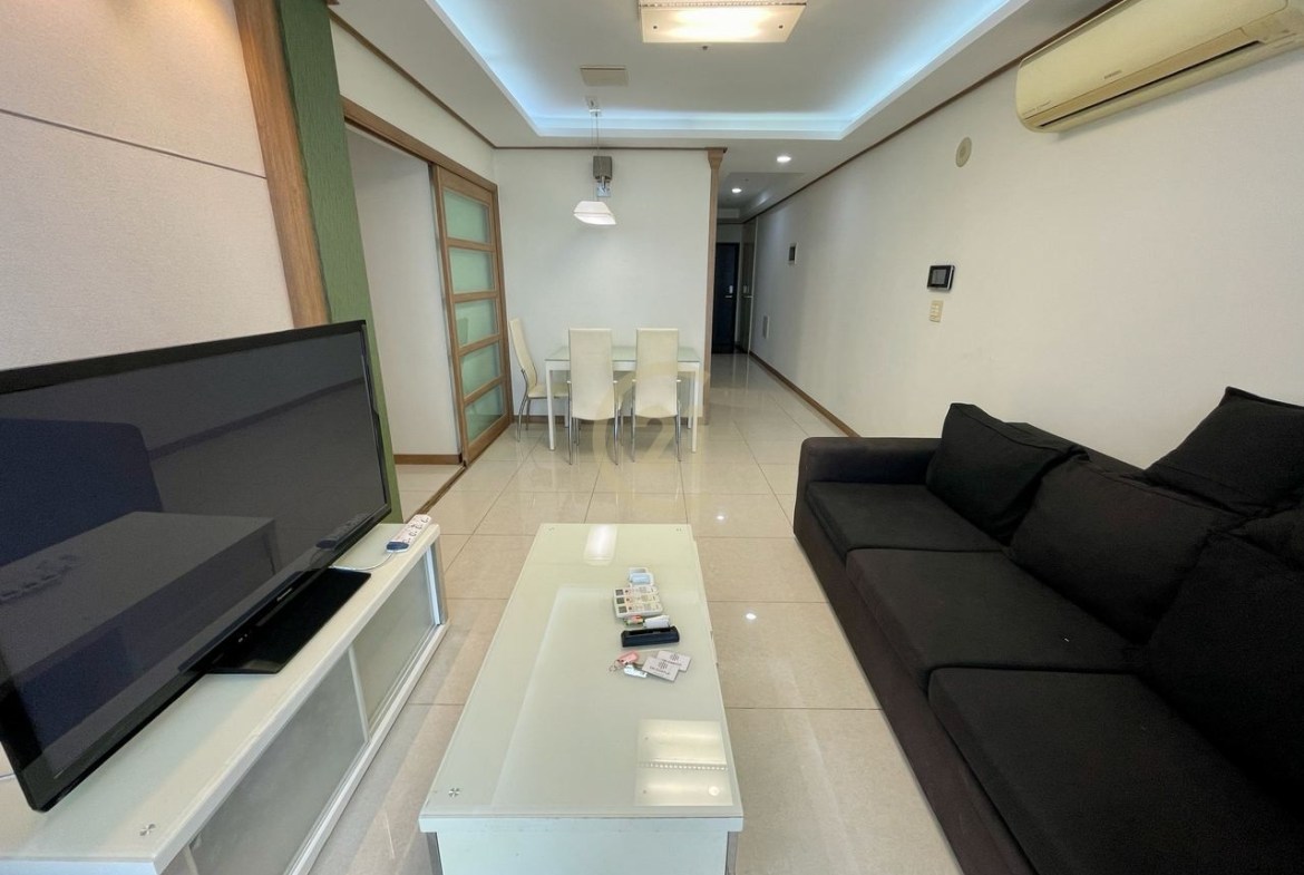 Biggest One Bedroom for rent at BKK1
