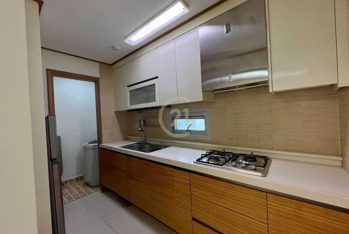 Biggest One Bedroom for rent at BKK1
